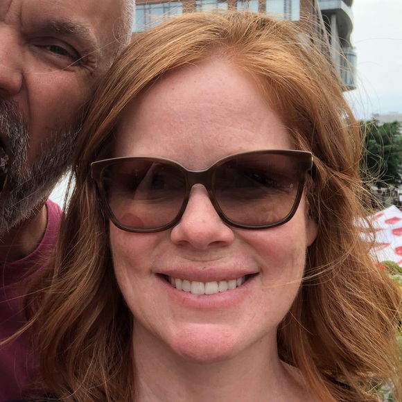 Meet your Posher, Tiffany - Picture 1 of 1